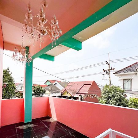 Reddoorz Near Sunrise Mall Mojokerto Extérieur photo