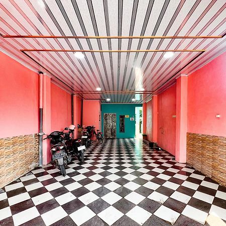 Reddoorz Near Sunrise Mall Mojokerto Extérieur photo