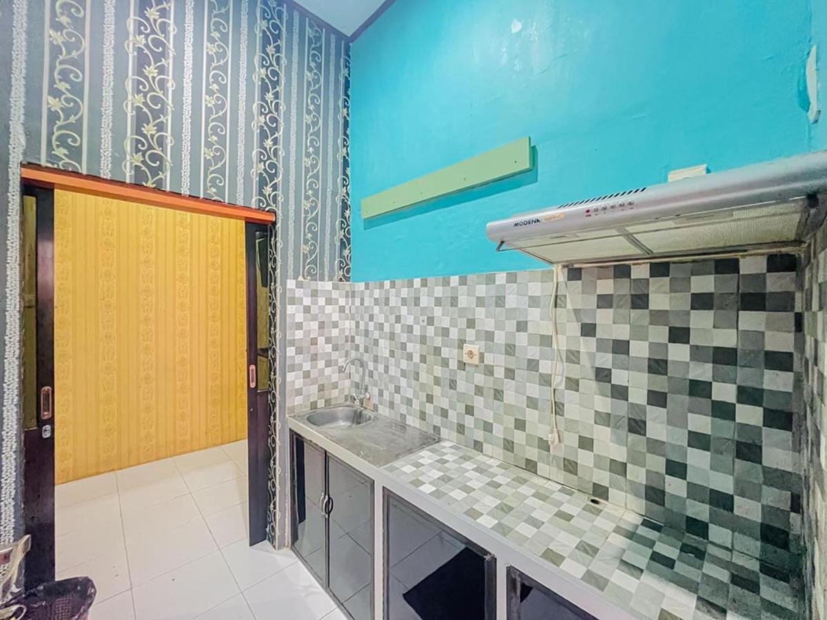 Reddoorz Near Sunrise Mall Mojokerto Extérieur photo