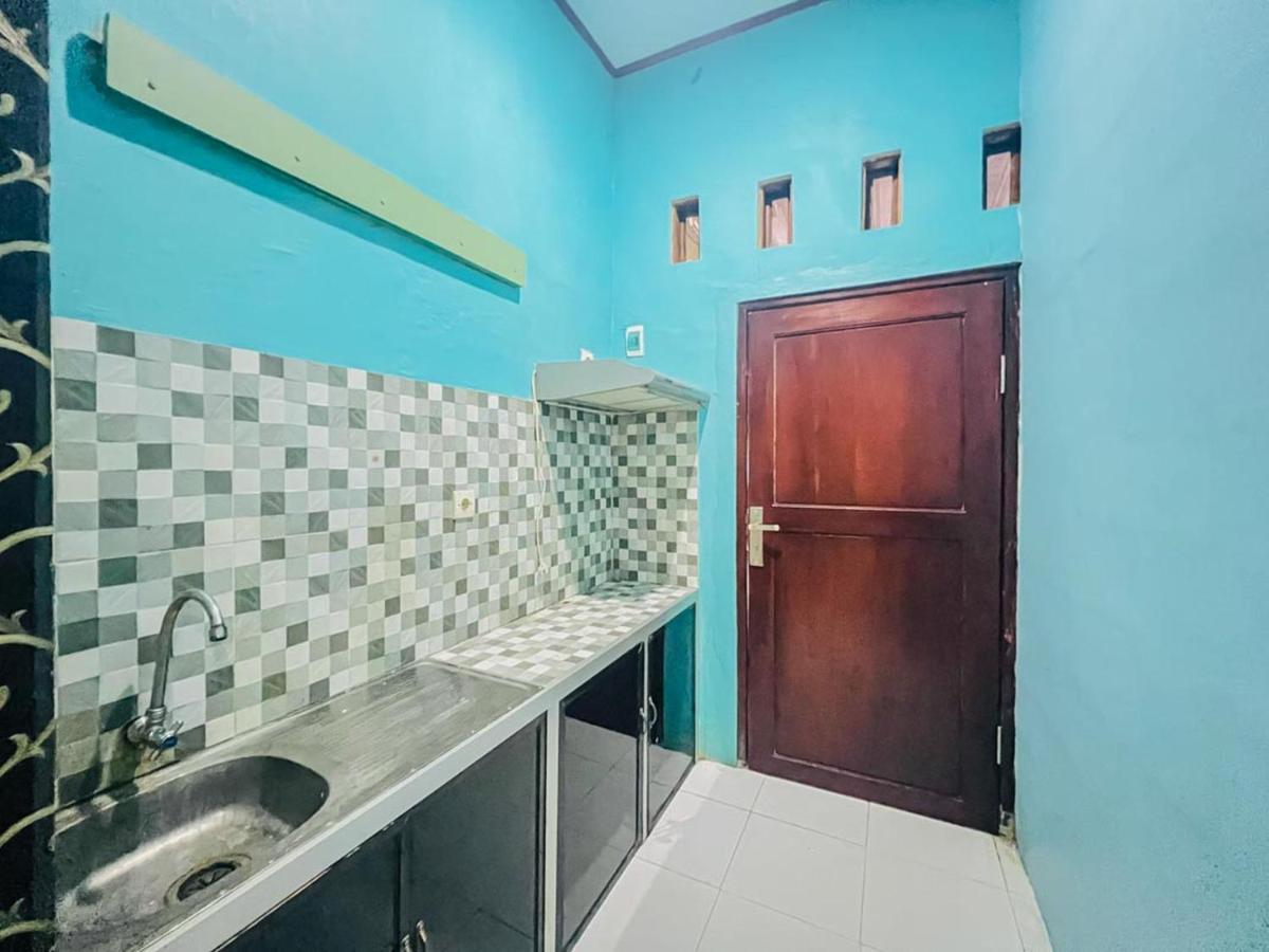 Reddoorz Near Sunrise Mall Mojokerto Extérieur photo