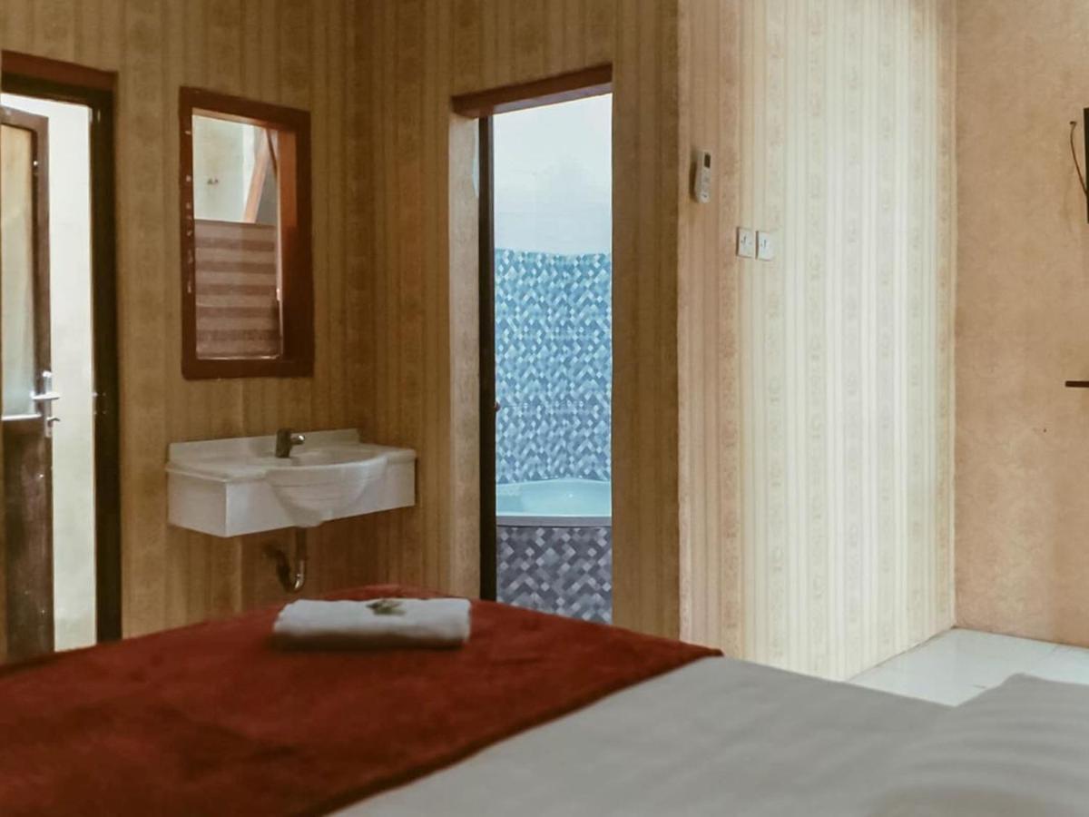 Reddoorz Near Sunrise Mall Mojokerto Extérieur photo