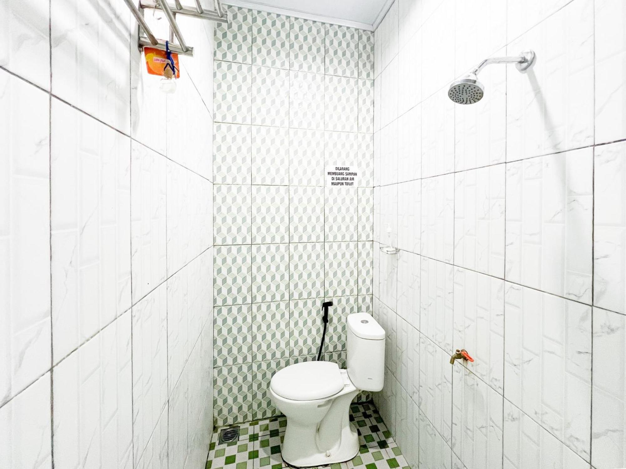 Reddoorz Near Sunrise Mall Mojokerto Extérieur photo