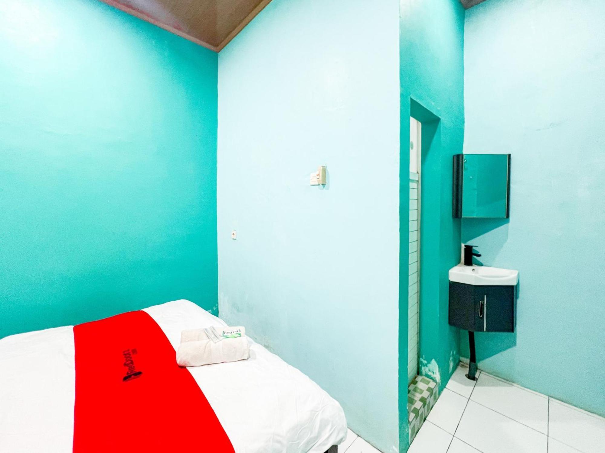 Reddoorz Near Sunrise Mall Mojokerto Extérieur photo