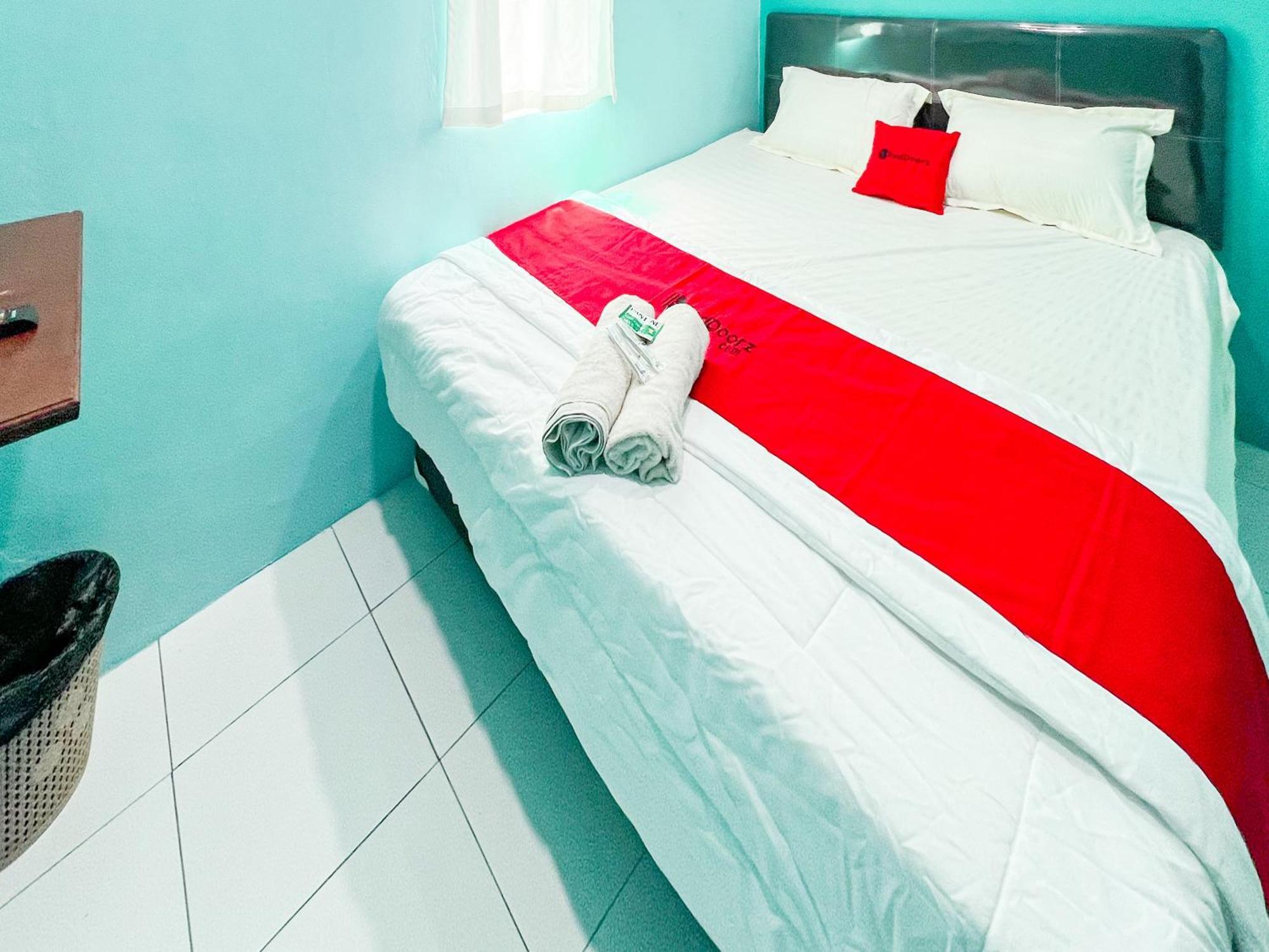 Reddoorz Near Sunrise Mall Mojokerto Extérieur photo