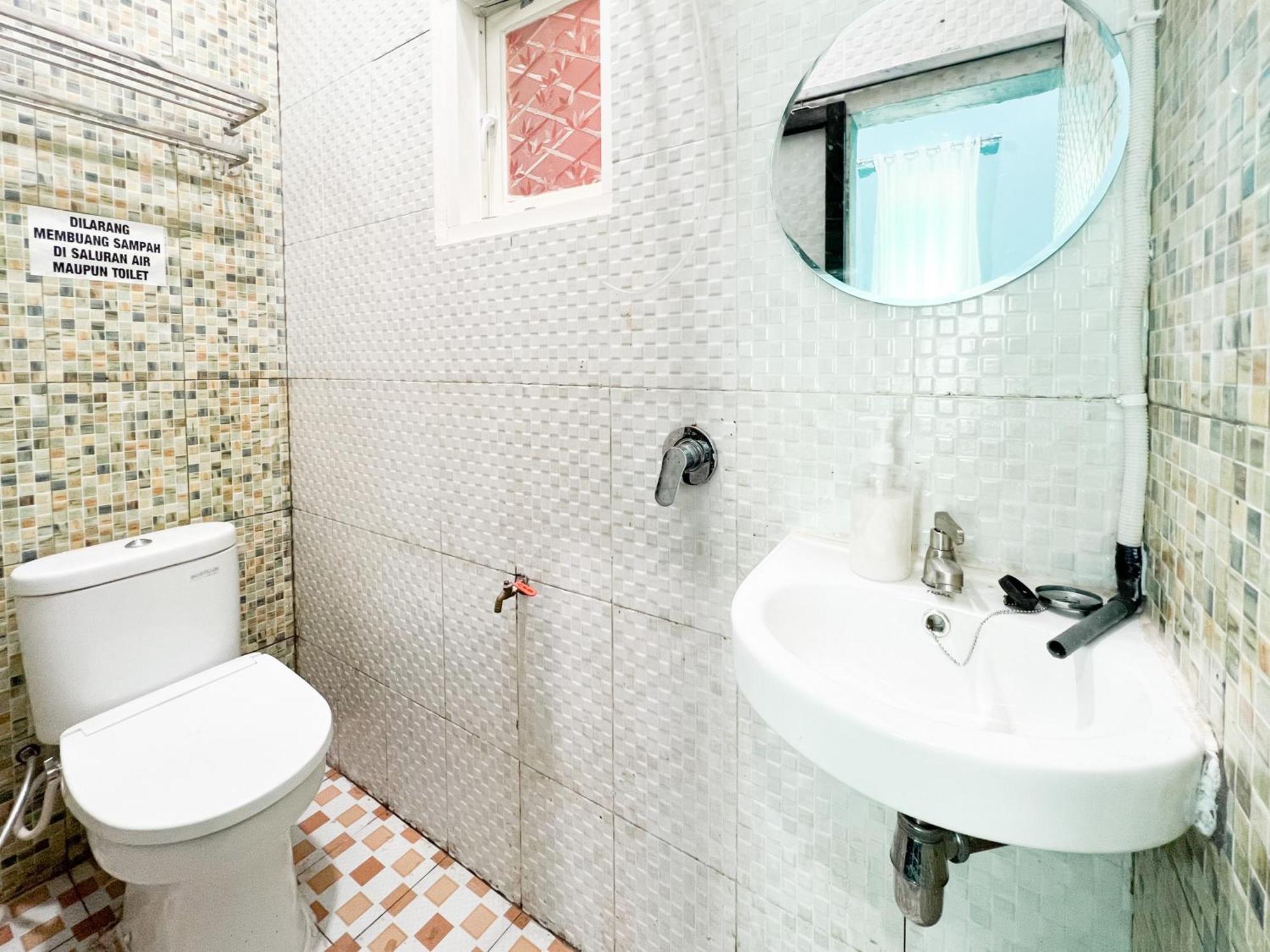 Reddoorz Near Sunrise Mall Mojokerto Extérieur photo